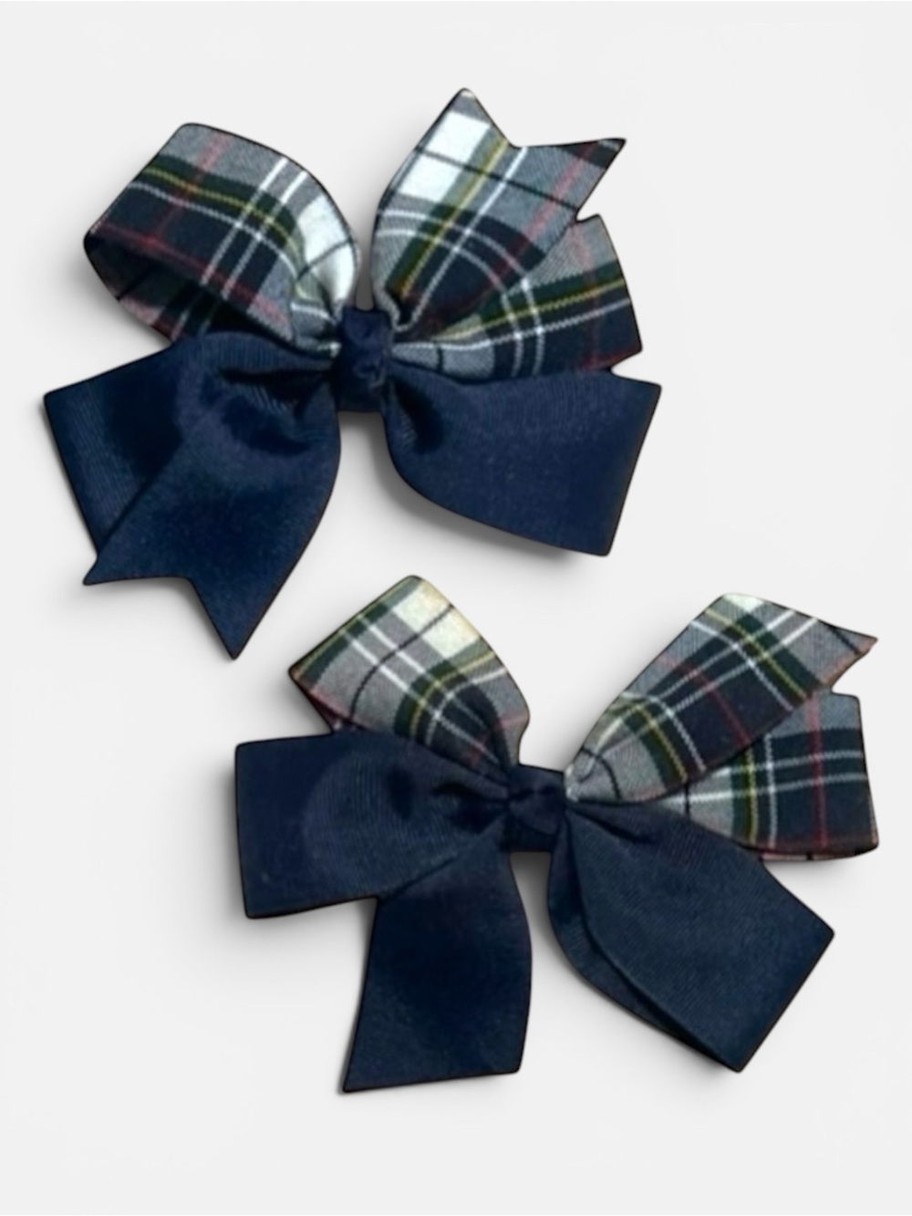 2 School Uniform Grosgrain Hair Bows Plaid 8B 🛍️ 2/$10 • 3/$12
